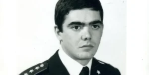 SUPUS:Il 21.10.1981 veniva assassinato per mano dei NAR (Nucleo Armato Rivoluzionari,il Capitano del Corpo delle Guardie di P.S, Francesco Straullu e la Guardia Sc. di P.S,Ciriaco Di Roma.Il Capitano Straullu nel 1979 e’ stato il Primo Comandante del Reparto Scorte della Questura di Roma